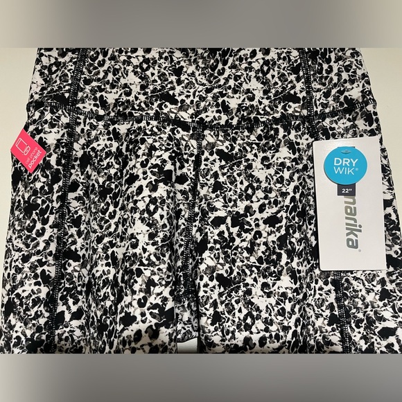 Marika Size Medium - 22” Capri Animal Print Leggings - Picture 3 of 3